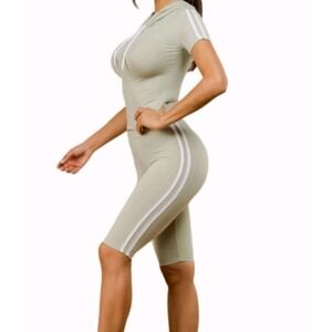 O To S Gym Set Shorts ‎ Hooded Shirt Women's S Light Green White Trim